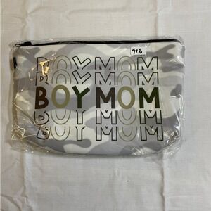 The Pouch Cosmetic Bag Womens OS Grey Camo NWT Boy Mom Zippered Travel Pouch